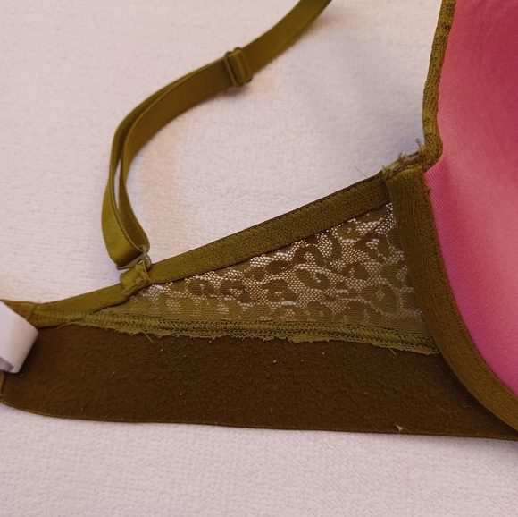 PINK Victoria's Secret Wear Everywhere Push Up Bra, 32DD - Picture 11 of 16